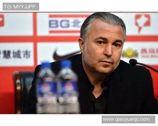 球队老板亲自下场训练，场面滑稽引热议